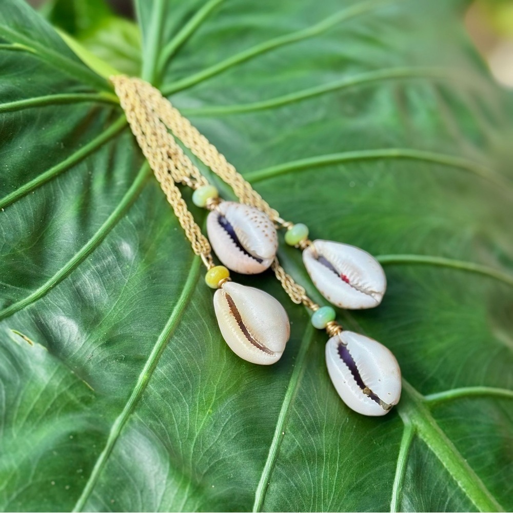 Gold plated wrapped cowrie sea shell necklace chain - Picture 3 of 6